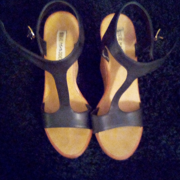 Steve Madden platform sandals t-strap - Picture 2 of 3